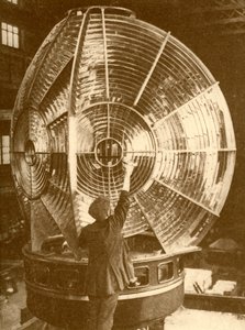 Lanterna di un Faro con Lenti a Gruppo Lampeggiante, c1930