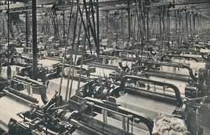 Un laboratorio di tessitura, c. 1917 da Unbekannt