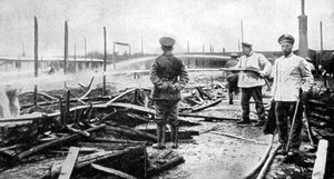 Un campo di prigionia danneggiato dal fuoco in Germania, Prima Guerra Mondiale, 1915 da Unbekannt