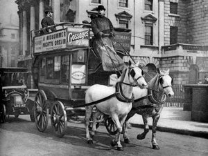 Un autobus trainato da cavalli, Londra, 1926-1927 da Unbekannt