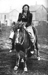 Una lattaia nel suo giro mattutino, Islanda, 1922