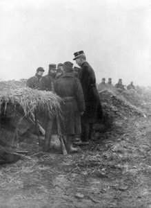 Alberto I, il terzo re dei Belgi, in visita alle trincee di Avecapelle, Belgio da Unbekannt