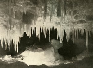 Una grotta di ghiaccio in inverno, c1908, 1909