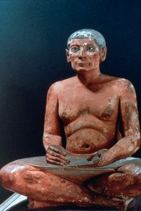 Figura egizia antica di uno scriba seduto, XXV-XXIV secolo a.C.