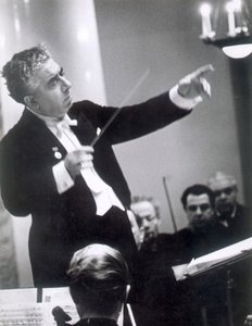 Aram Khachaturian, compositore sovietico-armeno, anni 