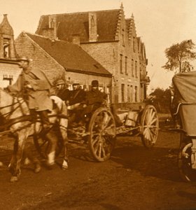Artiglieria in movimento, c1914-c1918 da Unbekannt