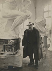 Auguste Rodin nel suo studio