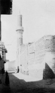 Vicolo e vecchia moschea, Baghdad, Iraq, 1917-1919 da Unbekannt