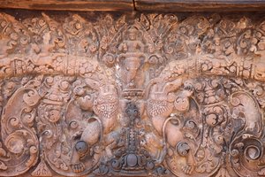 Tempio di Banteay Srei ad Angkor, Cambogia. Intagliato intricatamente, Siem Reap, Cambogia