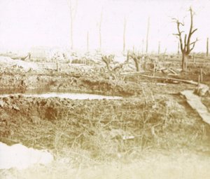 Campo di battaglia, c1914-c1918 da Unbekannt