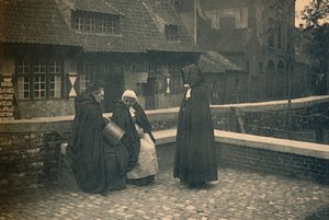 Dietro il Gruuthuse. Tipi di Bruges, c1910