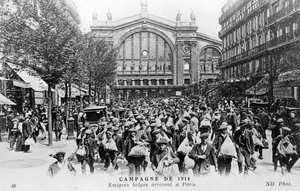 Belgi che arrivano a Parigi, 1914 da Unbekannt