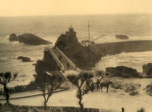 Biarritz - Le Rocher de la Vierge, c1930 da Unbekannt