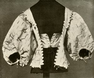 Corpetto di raso bianco tagliato e traforato, c1620-1640, 1937