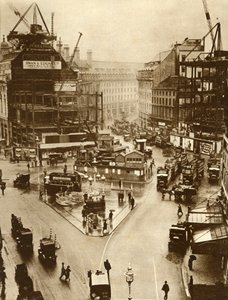 Lavori di costruzione a Piccadilly Circus a Londra da Unbekannt