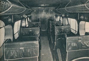 Cabina di un biplano De Havilland DH86B, c1934