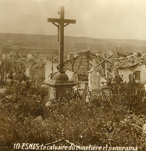 Calvario al cimitero di Esnes, Francia settentrionale, c1914-c1918