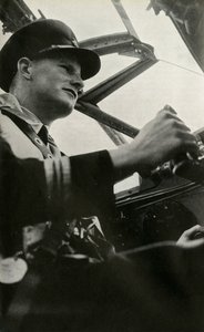Capitano Gilbert Rae, pilota del BOAC Mosquito, Seconda Guerra Mondiale, c. 1939-c. 1944, 1946