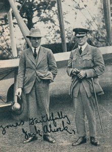 Capitano John Alcock e Tenente Arthur Whitten Brown, aviatori britannici, c1919 c1937