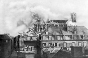 Cattedrale di Reims in fiamme per il bombardamento tedesco, Francia da Unbekannt