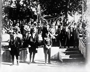 Cerimonia con dignitari e funzionari, c1914-c1918 da Unbekannt