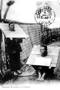 Prigionieri cinesi in cangue, 1910 da Unbekannt