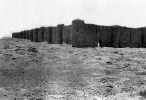 Mura della città, Samarra, Mesopotamia da Unbekannt