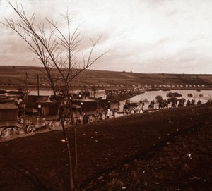 Colonna di camion, Verdun, Francia settentrionale, c1914-c1918
