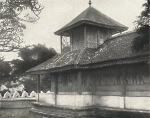 Dewale s. Tafel 58 presso la Dagoba del Sacro Dente a Kandy, 1926 da Unbekannt