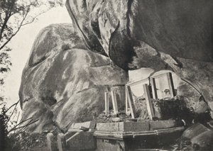 Die Rajagirilena genannte Stelle in den Felsen von Mihintale, wo König Devanampiya Tissa Zellen für da Unbekannt