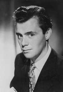 Dirk Bogarde, attore inglese da Unbekannt