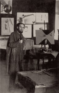 El Lissitzky nel suo studio a Vitebsk, 1919 da Unbekannt