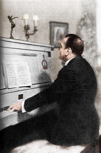 Enrico Caruso - Il famoso tenore italiano al pianoforte, c1925