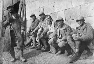 Feriti francesi evacuati dopo la battaglia di Plessis-de-Roye, Piccardia, Francia, 30 marzo 1918