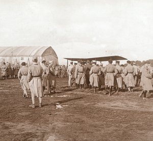 Aereo da combattimento in decollo, c1914-c1918