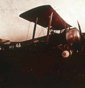 Aereo da combattimento in decollo, c1914-c1918