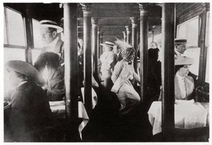 Compagnia cinematografica a bordo dello Zeppelin LZ13 Hansa, c1912-1914 1933 da Unbekannt