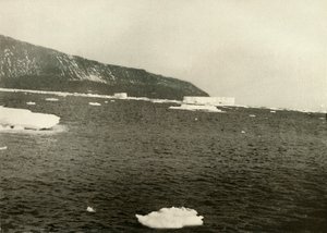Ghiaccio galleggiante al largo di Capo Adare, c1908, 1909 da Unbekannt