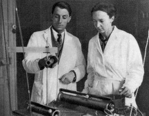Frédéric Joliot e Irène Joliot-Curie, scienziati francesi, 1935 da Unbekannt