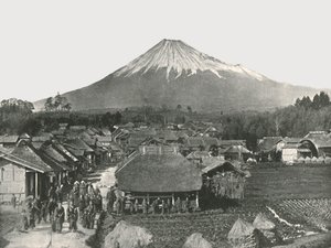 Fujiyama, la montagna sacra, dal villaggio di Jedzumi, Giappone, 1895 da Unbekannt