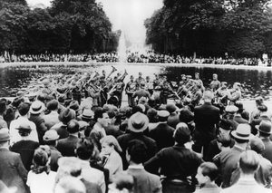 Concerto militare tedesco nel Giardino delle Tuileries, Parigi, 15 agosto 1940