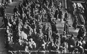 Prigionieri militari tedeschi, inclusi guardie prussiane a Southend on Sea, c1914-1915 da Unbekannt