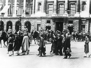 Truppe tedesche a Parigi occupata, giugno 1940 da Unbekannt