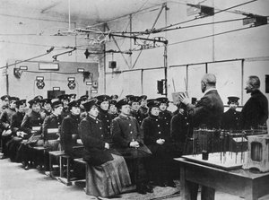 Donne tedesche addestrate come operatrici di tram a Berlino, 1915