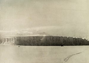Ghiacciaio a sud di Capo Barne, con motore che viaggia sul ghiaccio marino, c1908 da Unbekannt