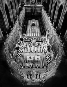 Architettura gotica: vista della recinzione del coro della Cattedrale di Saint Cecile d