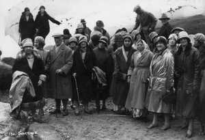 Gruppo di turisti in visita a Svartisen, Norvegia settentrionale, 1929 da Unbekannt
