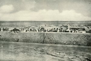 Guardando le Rive del Canale di Suez, 1919 da Unbekannt