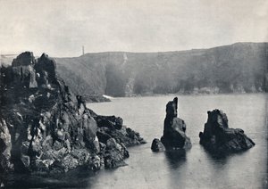 Guernsey - Baia di Moulin Huet, con le rocce del Cane e del Leone, 1895