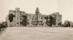 Hatfield House - Fronte Nord, XVI secolo, 1904